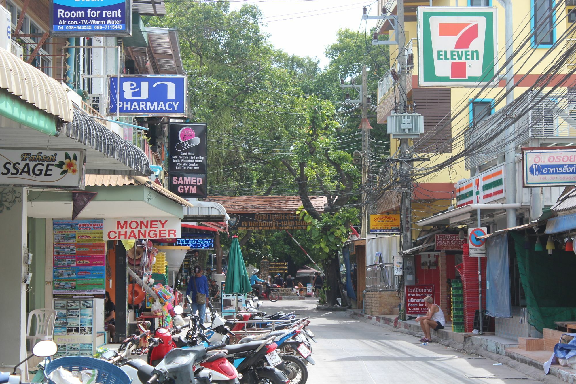 Rec Art Hotel Koh Samet Bagian luar foto